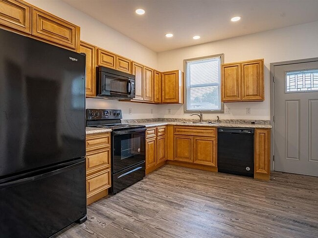 Building Photo - 2036 Bellemeade Ave