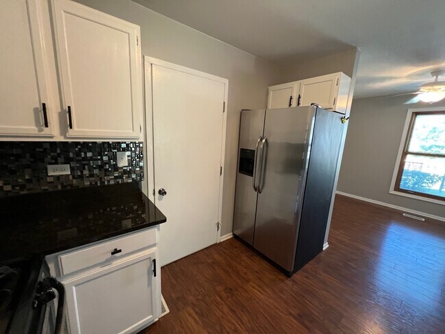 Foto del edificio - 11735 Woodcreek Dr