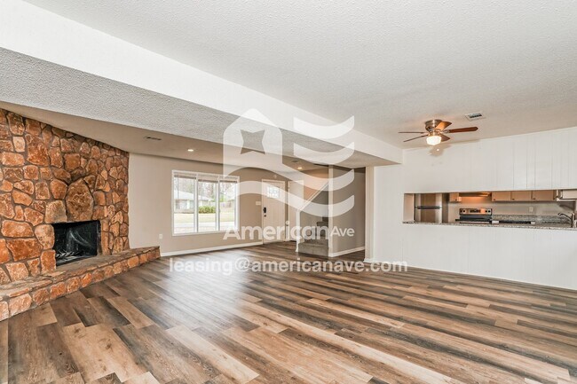 Foto del edificio - 608 Clemson Dr