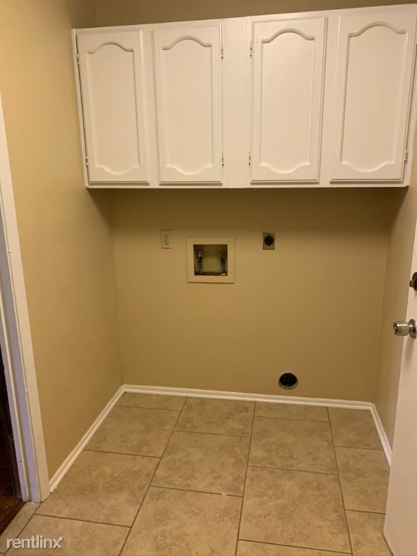 Building Photo - 4 br, 2 bath House - 8410 Littleport
