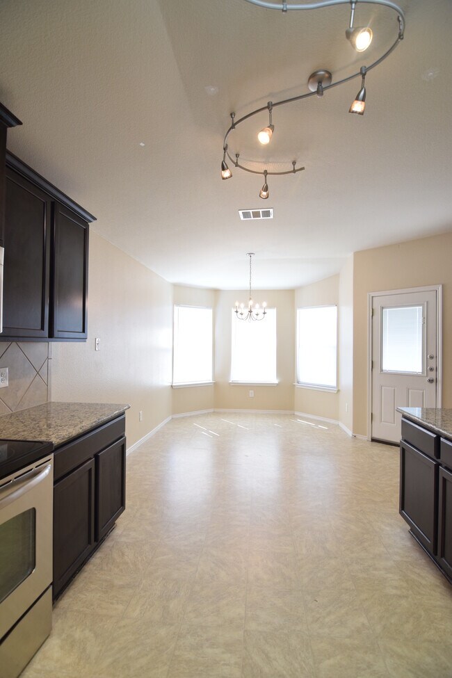 Foto del edificio - 5206 Ranch Meadow St