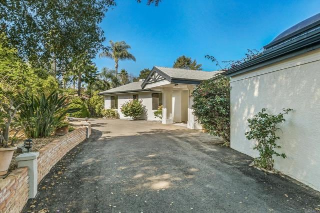 Foto del edificio - 1051 Via Rancho Pkwy