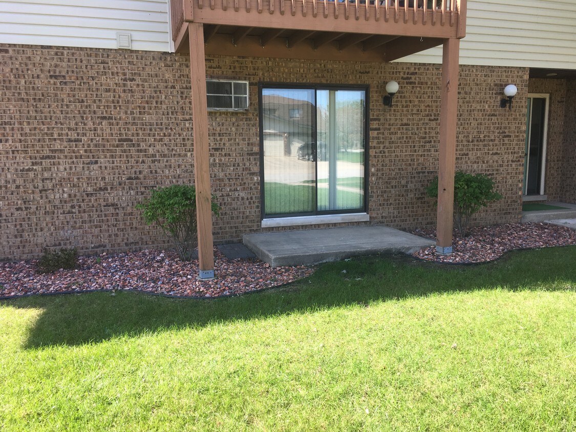 1st Floor unit - 200 Woodrow Ave