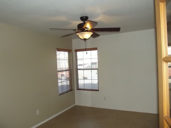 Building Photo - 4469 W Holly Berry Way