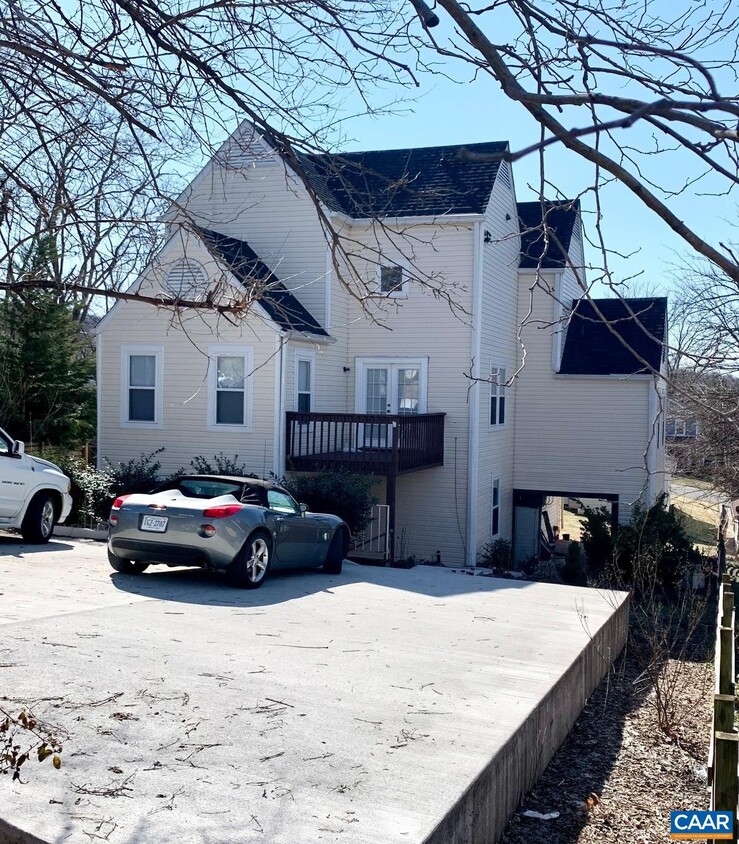 Primary Photo - 1008 Elliott Ave