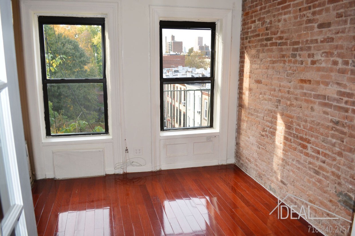 Primary Photo - 1491 Bedford Ave