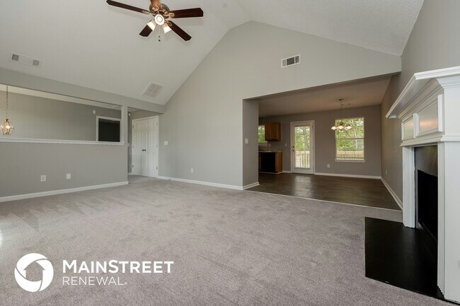 Foto del edificio - 3379 Creekview Dr