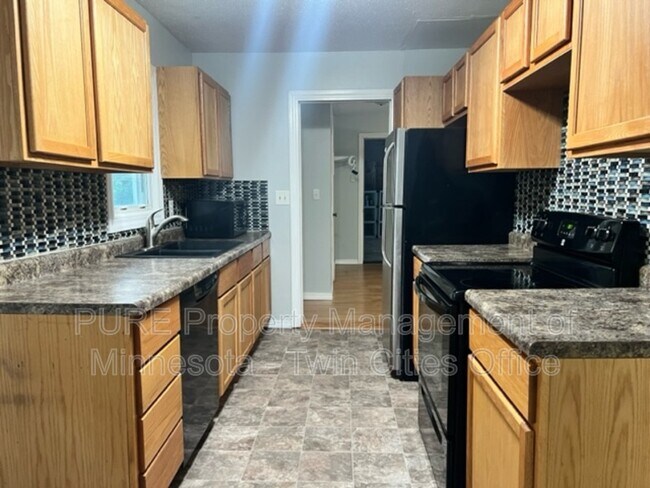 Foto del edificio - 10030 Redwood St NW