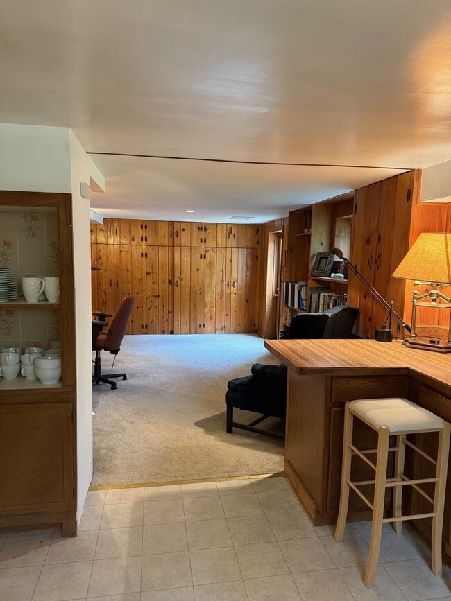 Building Photo - Quiet 1-Bedroom Garden-Level Apartment near CU