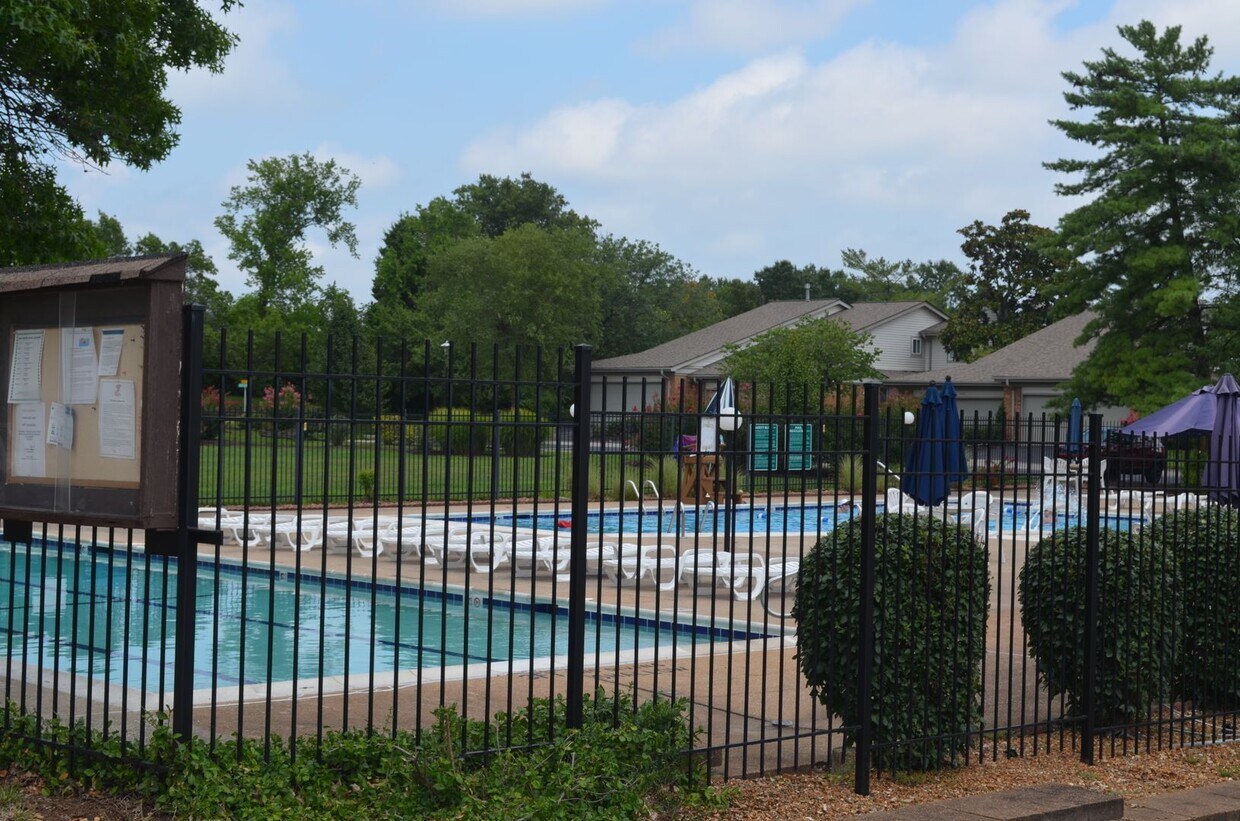 725 Ridgeside Dr, Ballwin, MO 63021 Condo for Rent in Ballwin, MO