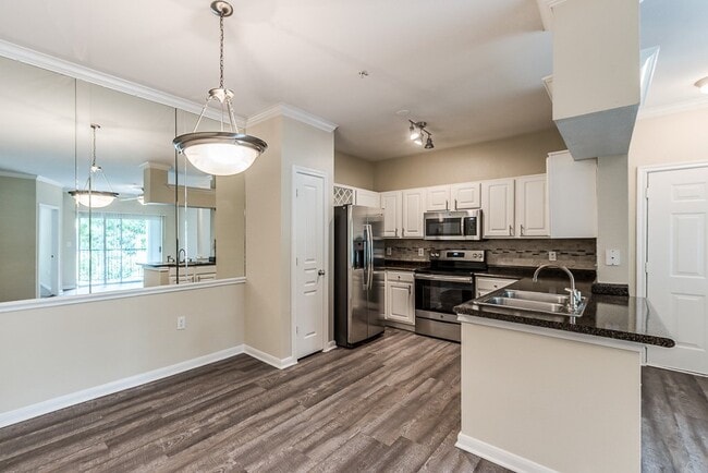 Building Photo - Limited Time – $500 Gift Card with Move-In!