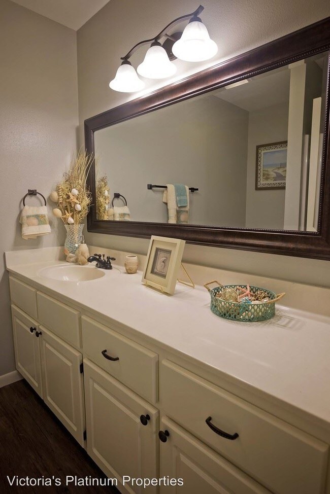 Foto del edificio - 84 Creek Ln