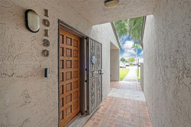 Foto del edificio - 10190 NW 41st St