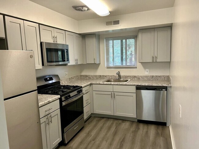 Foto del edificio - Milbrook Park Apartments