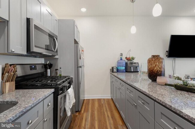 Foto del edificio - 2411 Kensington Ave