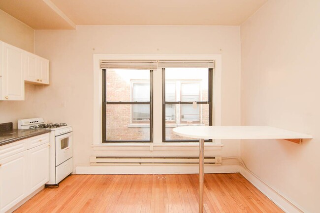 Foto del edificio - 1036 Dempster St