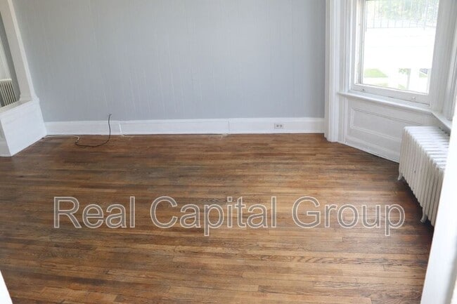 Building Photo - 130 5th Ave