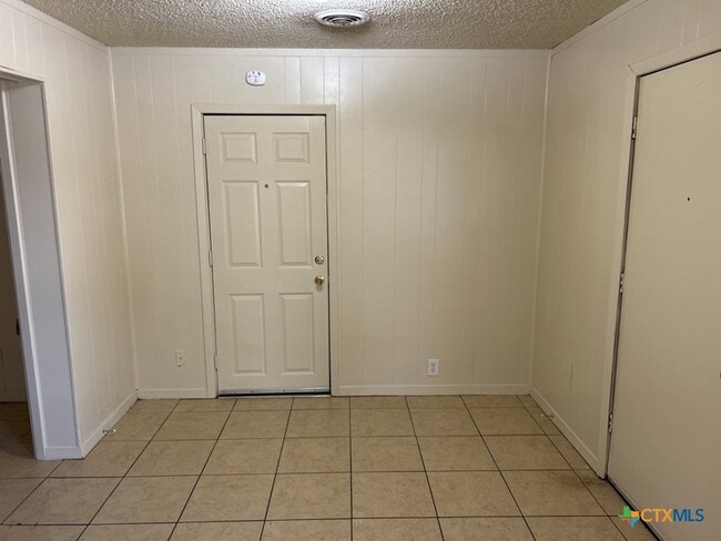 Foto del edificio - 715 Cardinal Ave