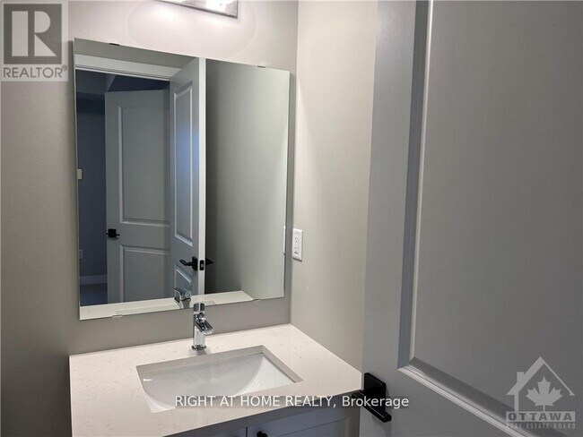 Photo du bâtiment - 26 Limnos Ln