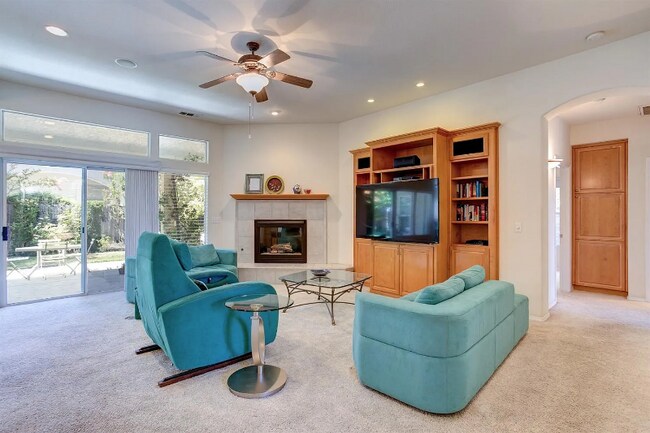 Foto del edificio - 872 E Green Acres Dr