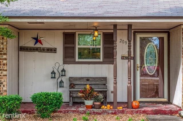 Building Photo - 4 br, 3 bath House - 209 Chisholm Trail