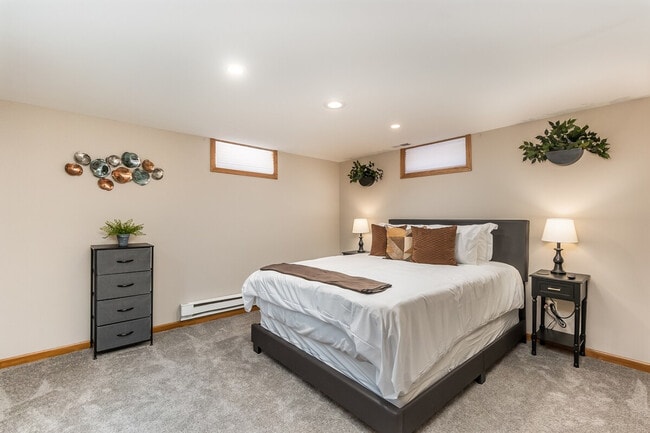 Building Photo - 336 N Walnut St