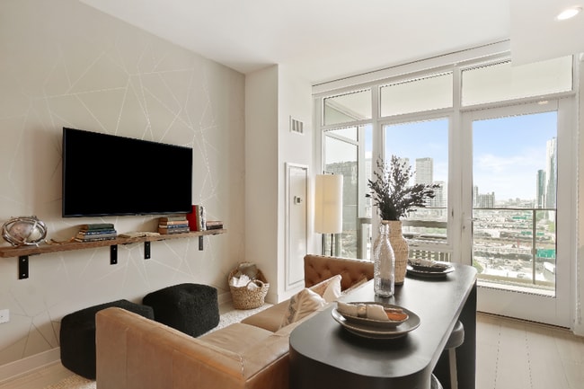 Building Photo - 357 N Halsted St