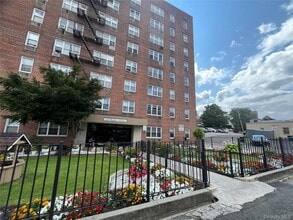Building Photo - 52 Yonkers Terrace