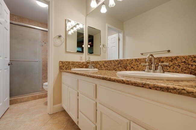 Building Photo - 3-Bed, 2.5-Bath Antelope Home with Vaulted Ceilings & Spacious Yard