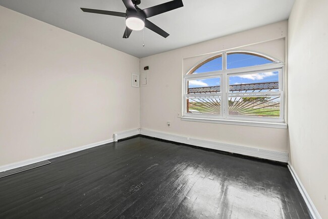 Building Photo - 1-24 Beach 27th St