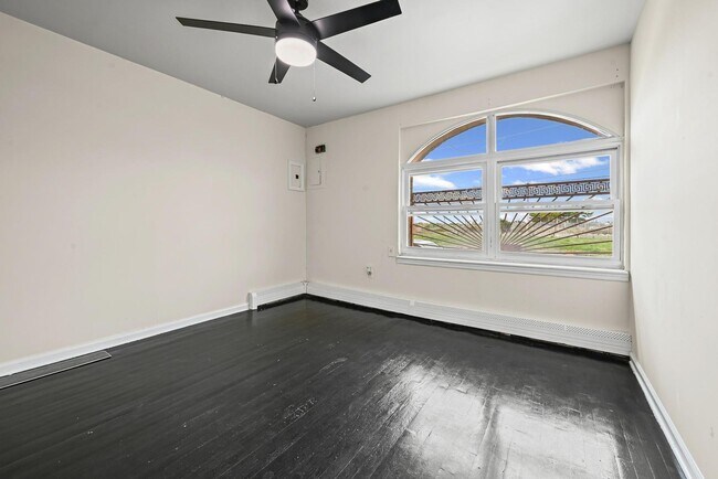 Building Photo - 124 Beach 27 St