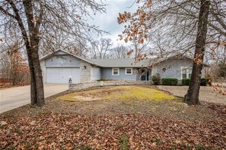 Building Photo - 2 Newburgh Dr