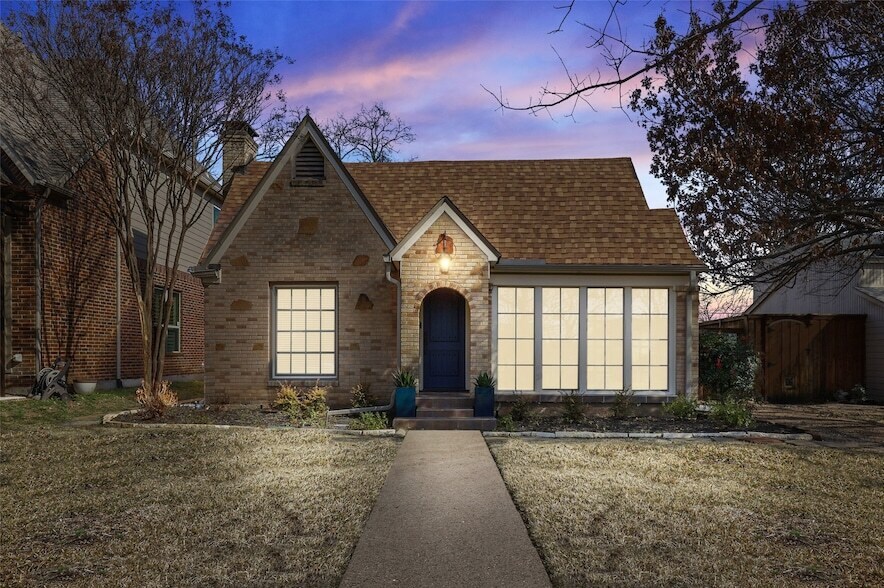 Photo - 7115 La Vista Drive Unit