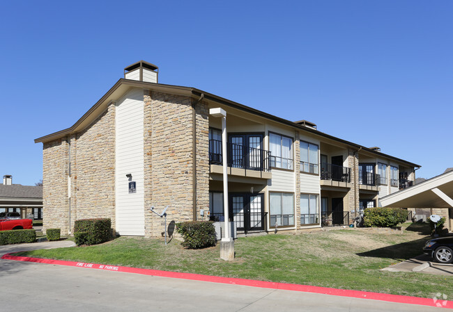 Foto del edificio - The Quorum at Trophy Club Townhomes