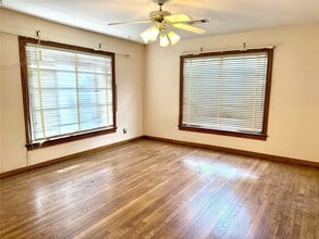 Building Photo - 2218 Chapman St