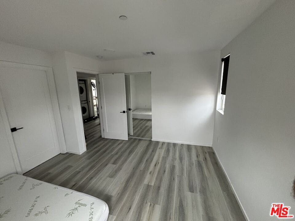 Foto principal - 1224 1/2 Alexandria Ave