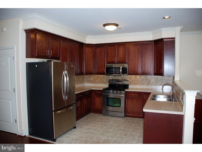 Foto del edificio - 1220 Rosemont Terrace