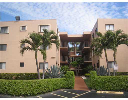 Primary Photo - 5250 Las Verdes Cir