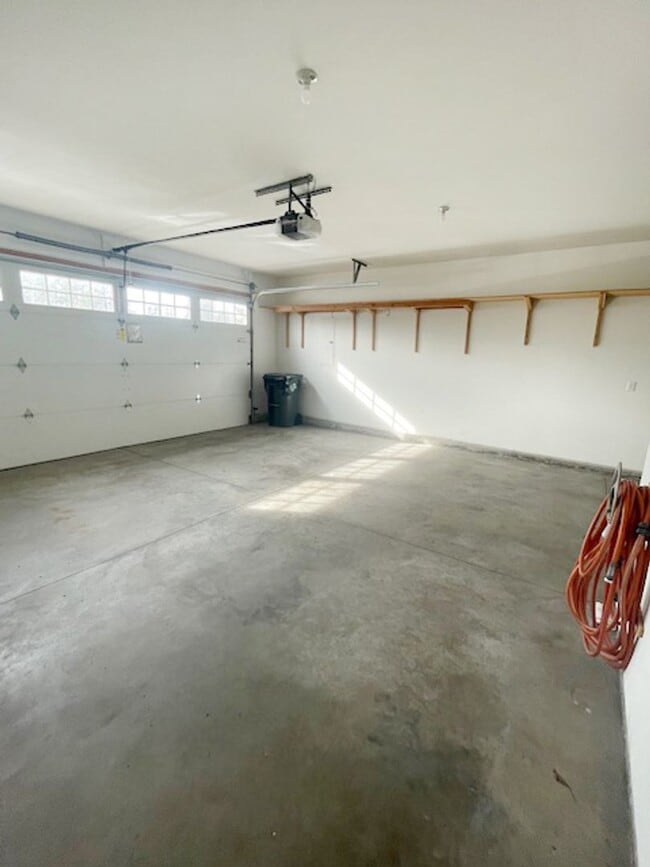 Building Photo - 103 Terra Vista St