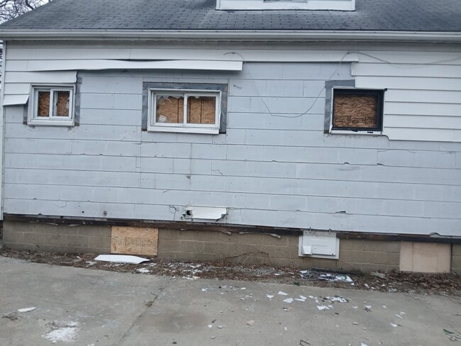 Building Photo - 912 Waldman Ave