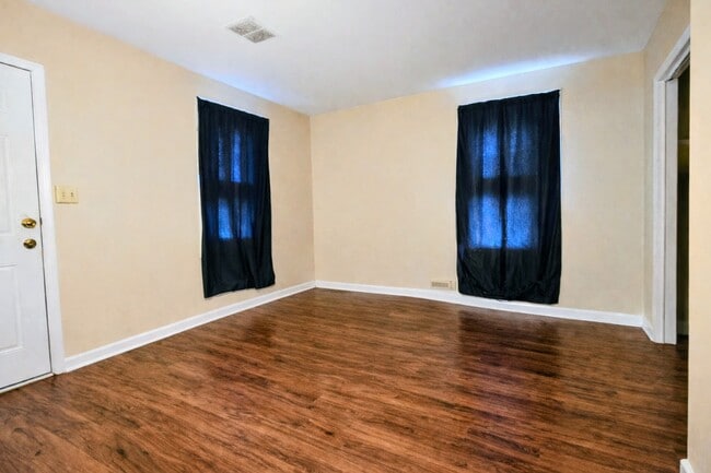 Foto del edificio - 1295 Creek Rd