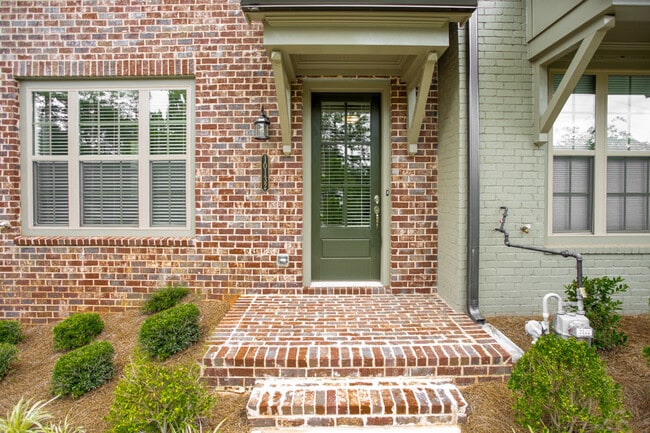 Photo - Roswell Townhome in Sought After Harlow Community!