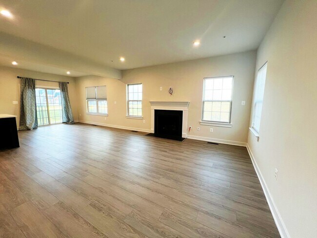 Foto del edificio - Lavish 4 BR/3.5 BA Single-Family Home in U...