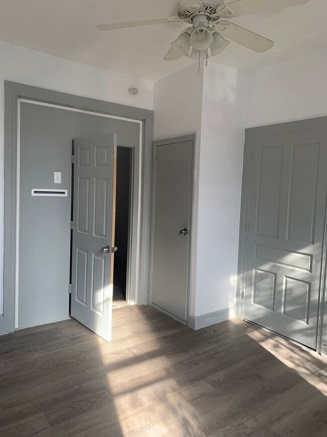 Building Photo - 1st Floor 1 Bedroom West End of York City