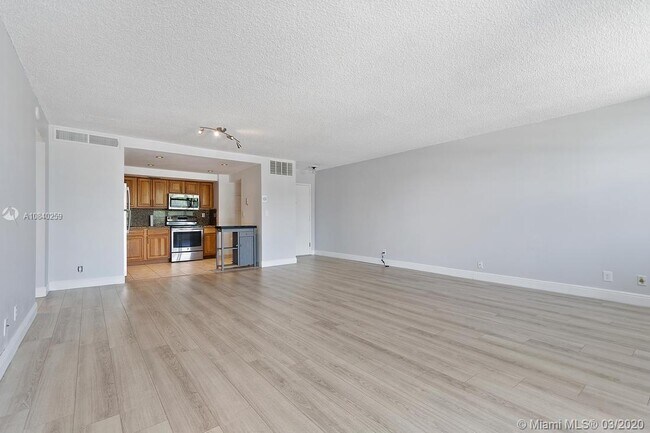 Building Photo - 2100 Sans Souci Blvd