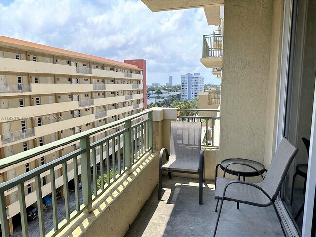 Foto del edificio - 2080 S Ocean Dr