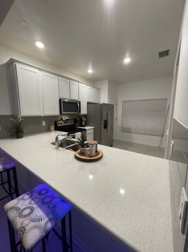 1135 Sleepy Oak Dr, Wesley Chapel, FL 33543 Townhouse for Rent in