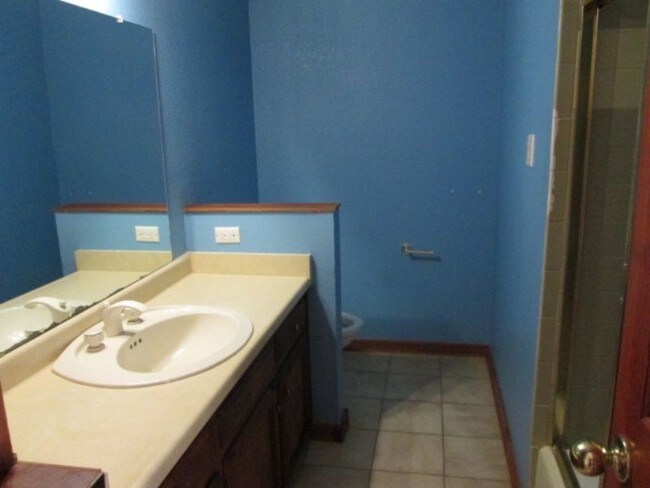 Building Photo - 4200 Cibola Village Dr NE