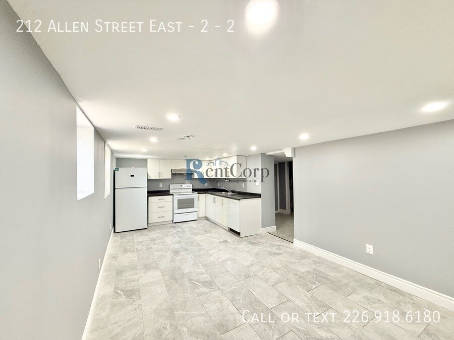 Primary Photo - 212 Allen St E