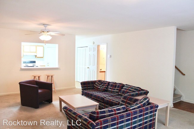 Building Photo - 563 Pheasant Run Cir